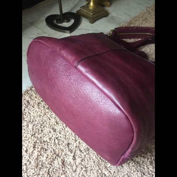 Givenchy Nightingale Shopper Tote. - Picture 7 of 12